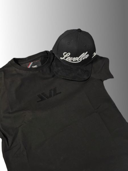 LEVELLA BLACK IN BLACK Paket | T-shirt & Snpackback Black | Winterschlussverkauf