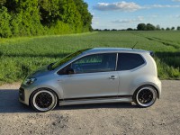 VW-UP-III8BkbRUHhhvaiM