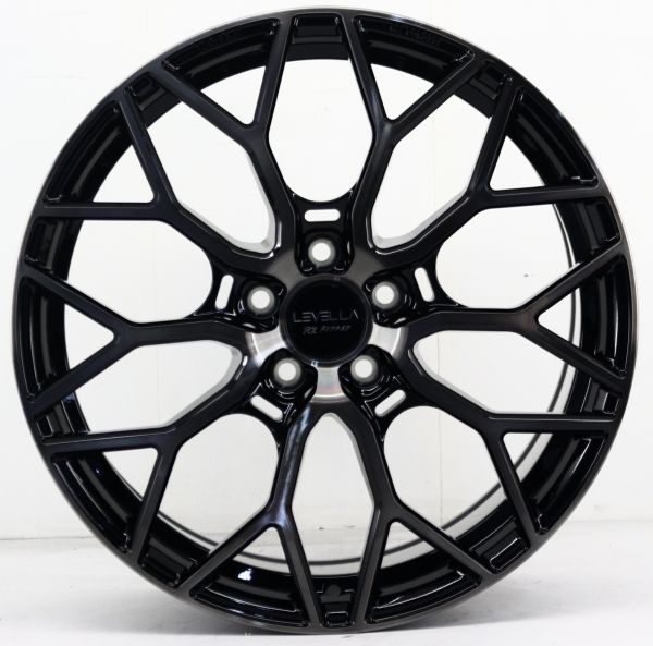 LEVELLA Wheels | RZ4 | 8,5x19 ET45 | 5x112 | Schwarz Hochglanz - Front gedreht inkl. dunklem Klarlack*