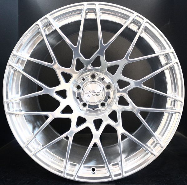 LEVELLA Wheels | RZ9 | VA: 9,5Jx22 ET20 & HA: 11Jx22 ET35 | 5x120 | Poliert Tesla Model S Plaid